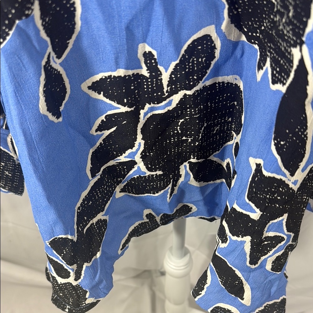 Masai Giovita Tunic Granada Sky Blue and Black Floral  Size Medium - Picture 6 of 11